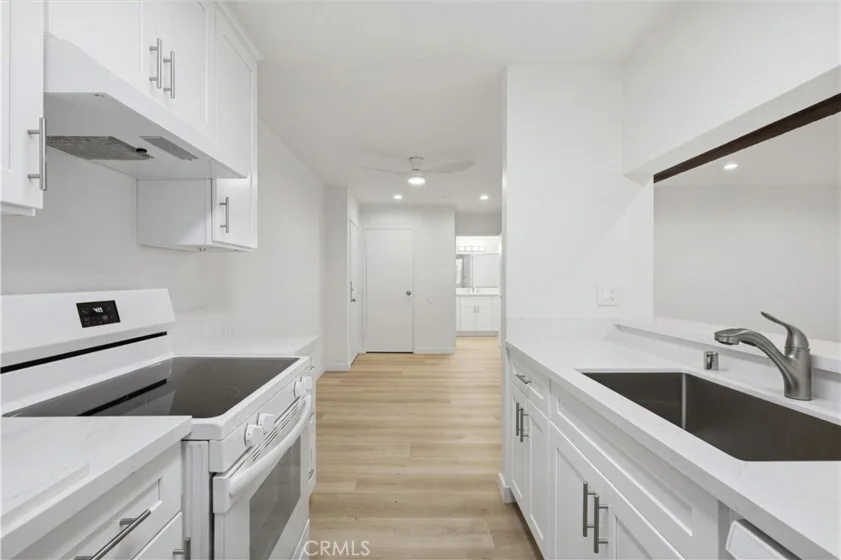 5460 White Oak Avenue #K203 photo 6