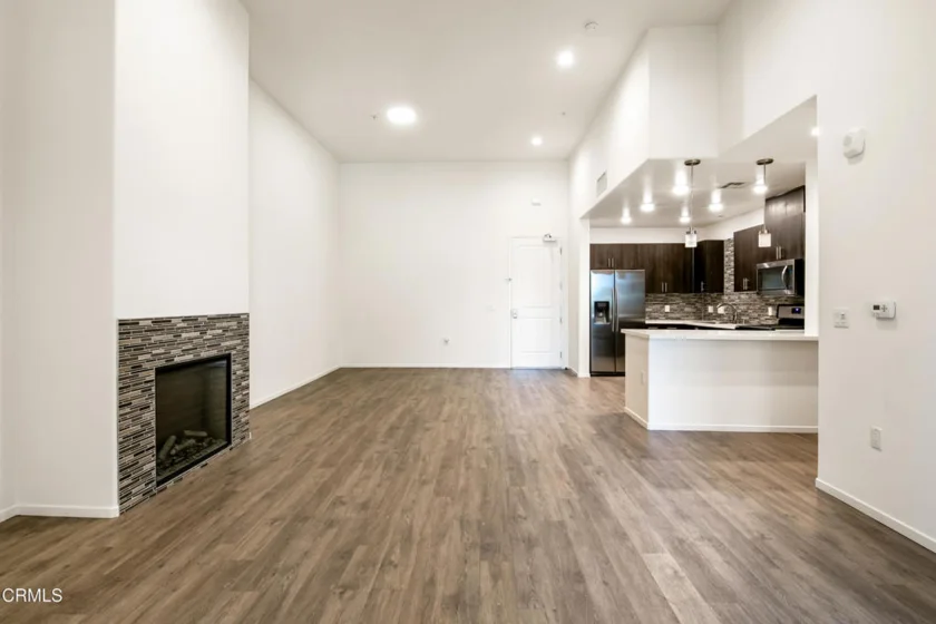 124 W Colorado Street #101 photo 3