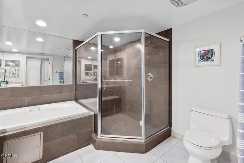 1353 N Fuller Avenue #204 photo 12