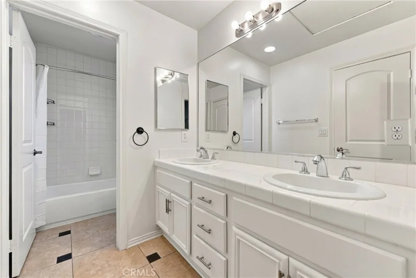3294 W Orange photo 22