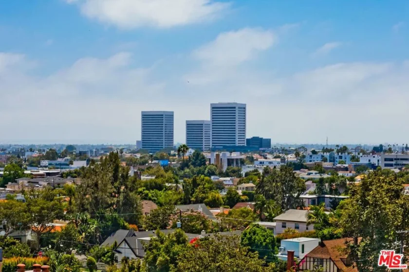 10724 Wilshire Boulevard #611 photo 3