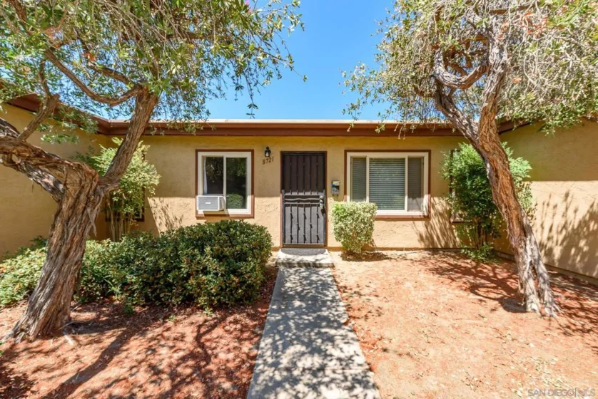 8721 Wahl Street photo 1