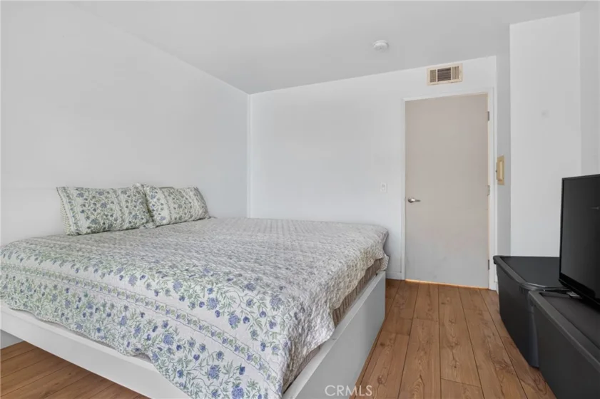 645 Pacific Avenue #403 photo 4