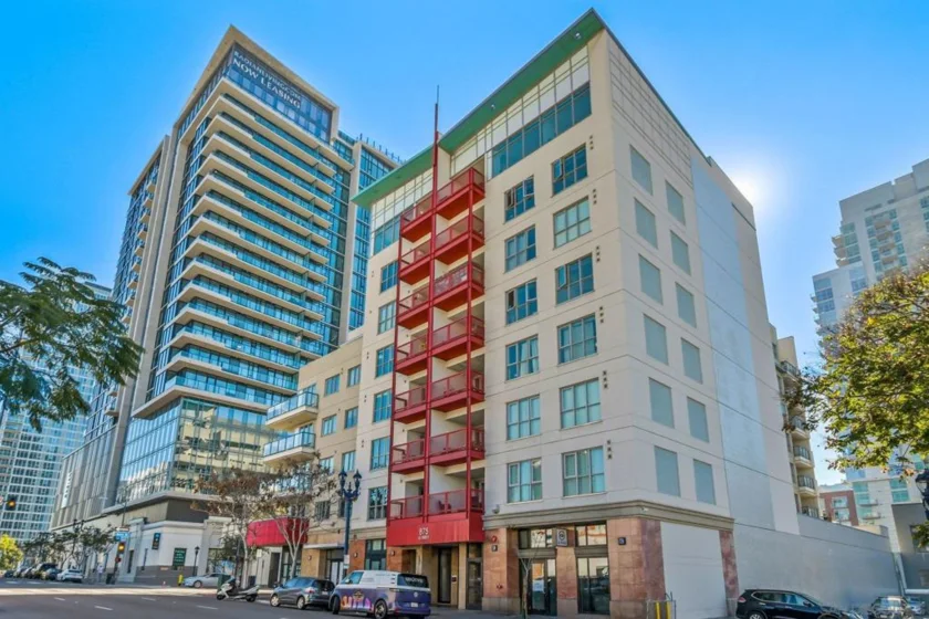 875 G Street #512 photo 26