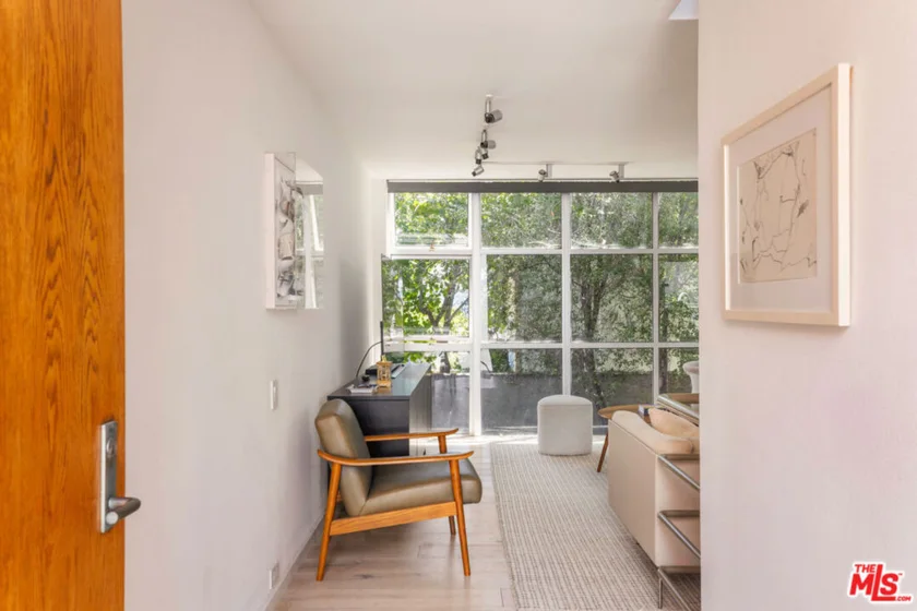 2433 28th Street #B photo 5