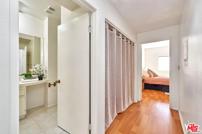 431 S Kingsley Drive #205 photo 21