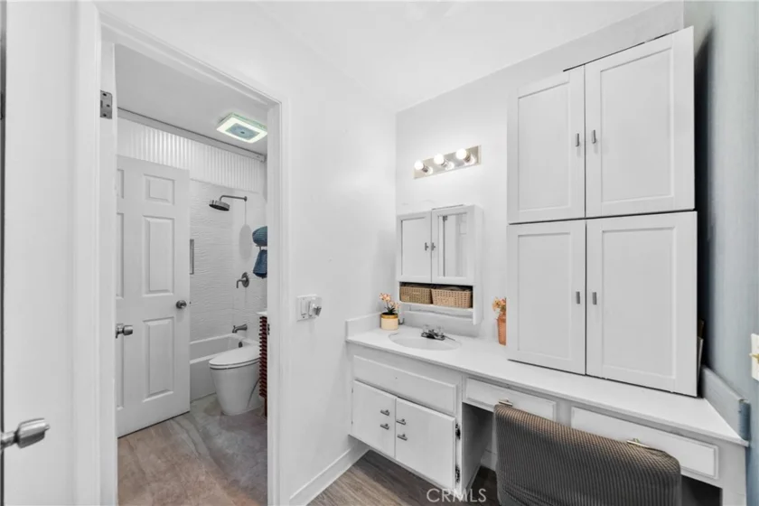 2921 S Sycamore Street #E photo 21