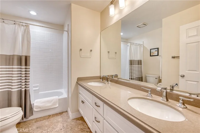 102 Stoney Pointe photo 16
