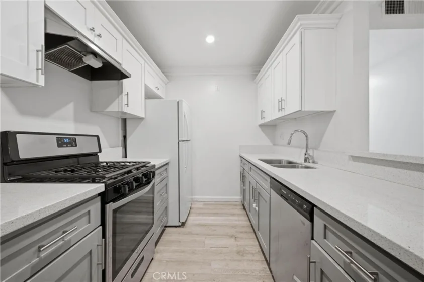 18620 Hatteras Street #206 photo 3