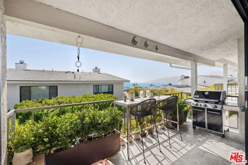 6795 Las Olas Way photo 3