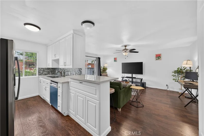 400 N Acacia Avenue #B17 photo 12