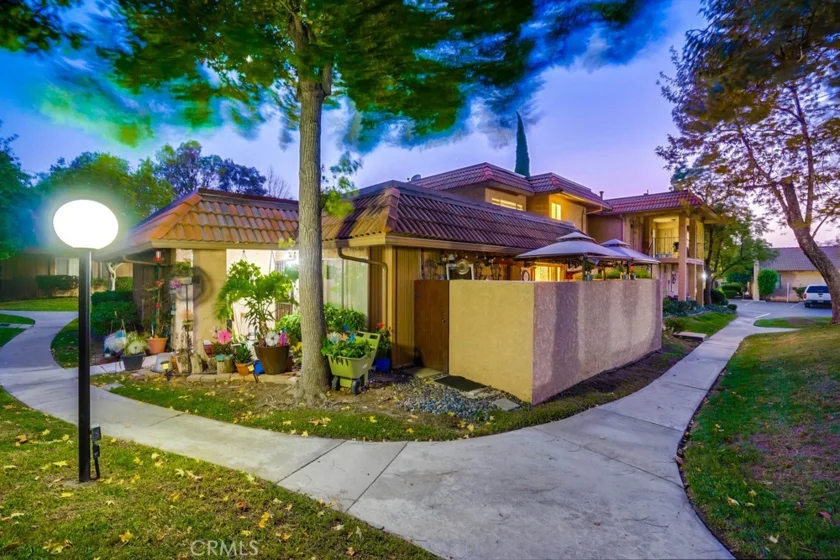 1064 Las Lomas Drive #B photo 1