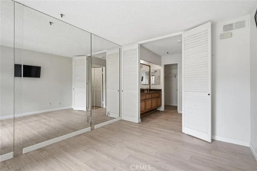 5705 Friars #22 photo 3