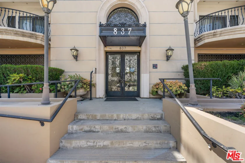 837 Crenshaw Boulevard #204 photo 36
