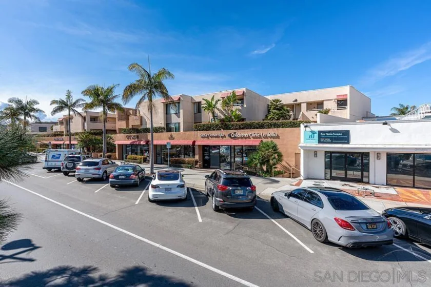 5726 La Jolla Boulevard #307 photo 1