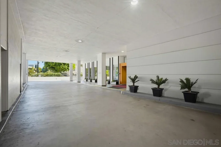 10501 Wilshire Boulevard #1005 photo 35