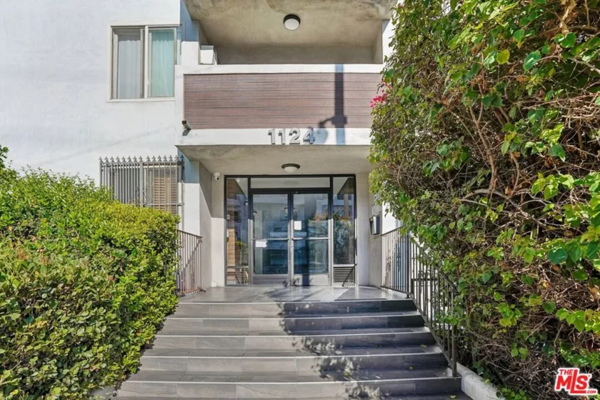 1124 N La Cienega Boulevard #301 photo 19