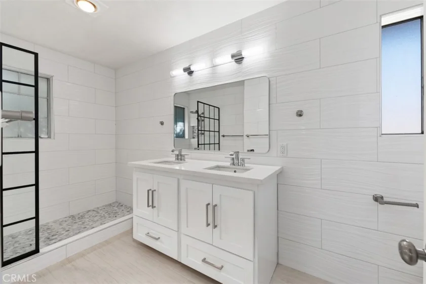569 E Street #1 photo 24