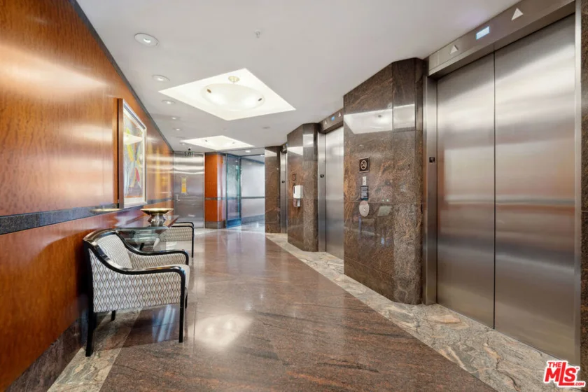 10490 Wilshire Boulevard #1402 photo 52