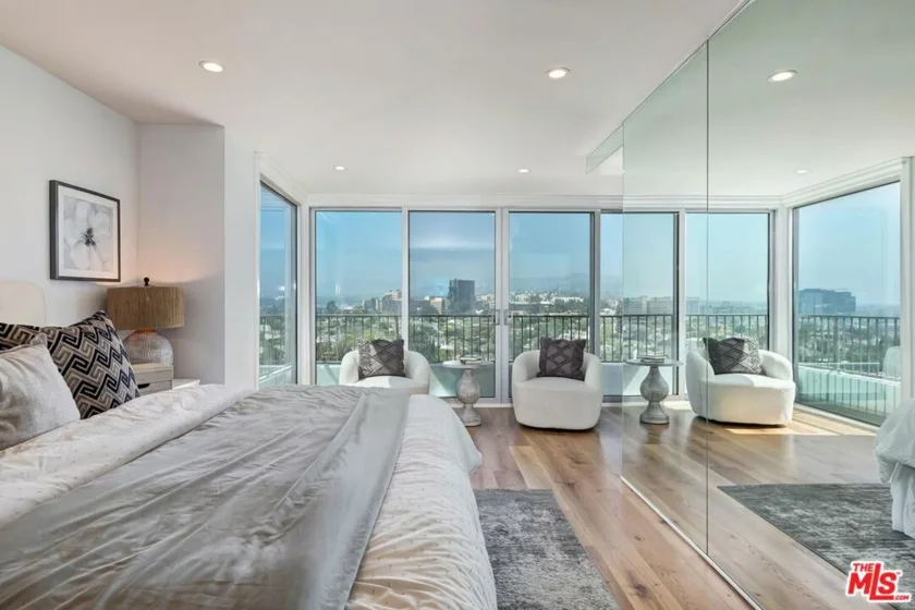 10501 Wilshire Boulevard #1810 photo 3