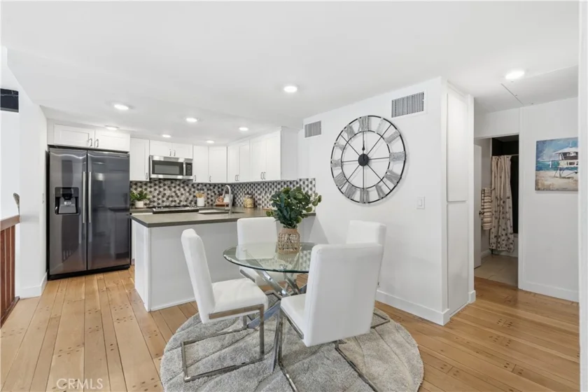 6126 N Marina Pacifica photo 8