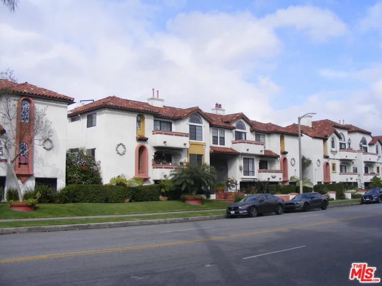 3271 Sawtelle Boulevard #205 photo 1
