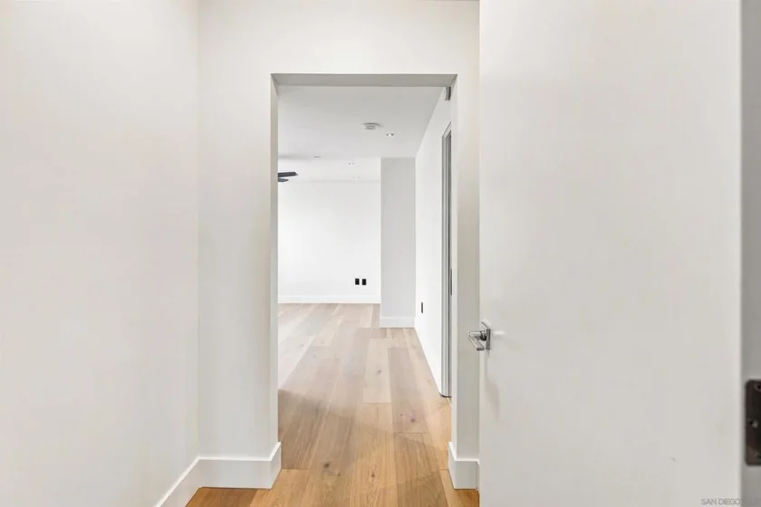 700 W Harbor #2101 photo 31