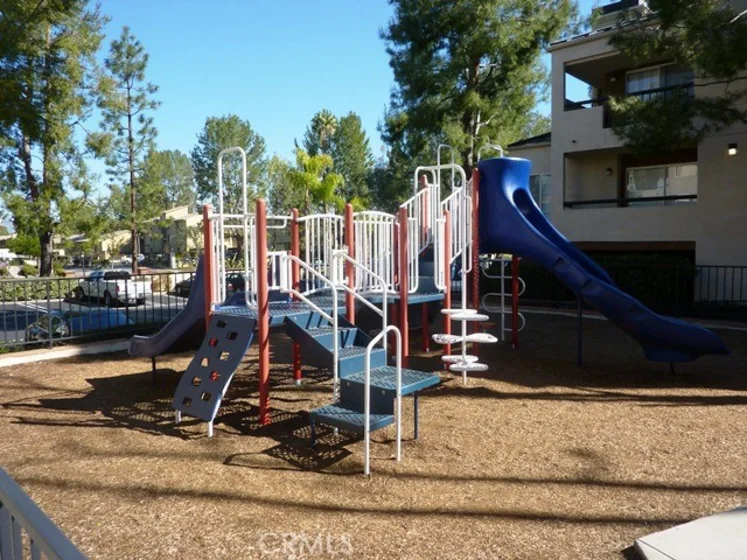 5550 Owensmouth #317 photo 23