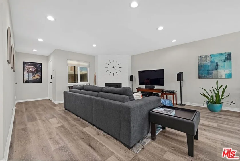 11337 Nebraska Avenue #303 photo 32