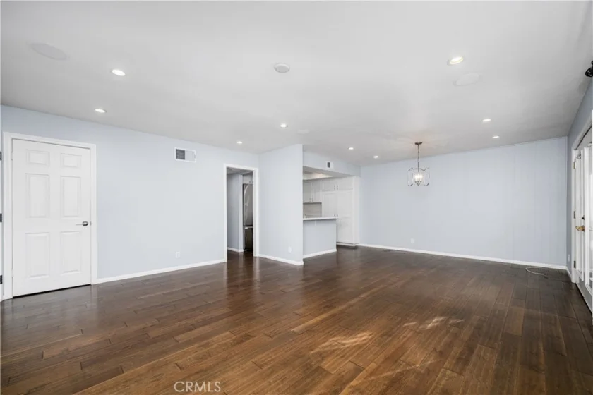 9658 Bloomfield Avenue photo 12
