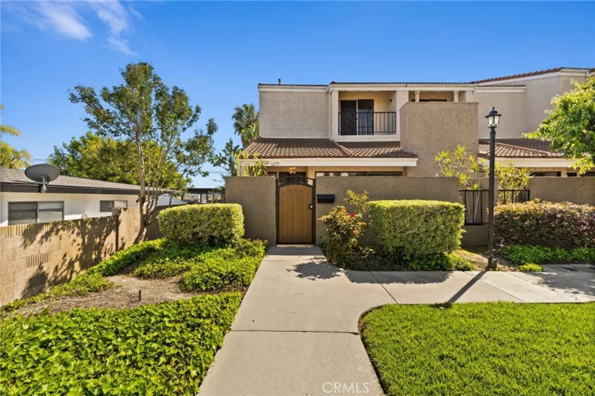 6279 Lincoln Avenue photo 1