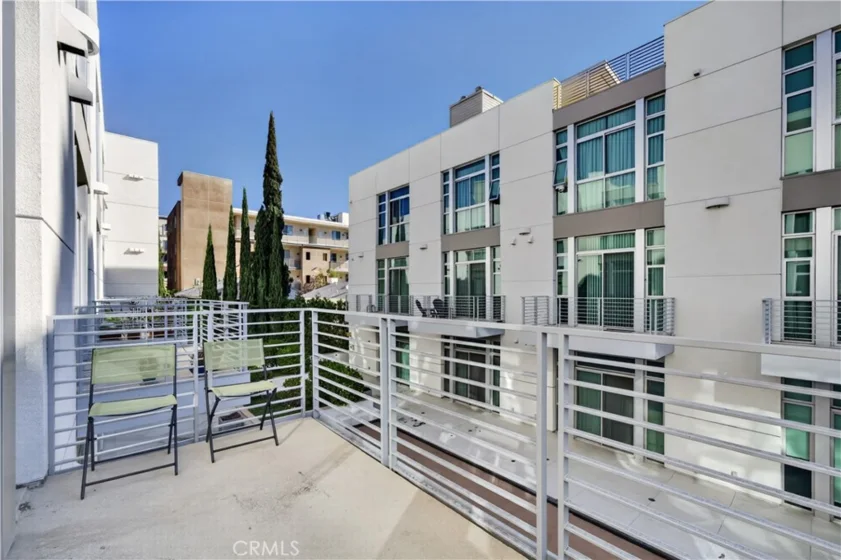 238 S Arroyo Parkway #303 photo 24