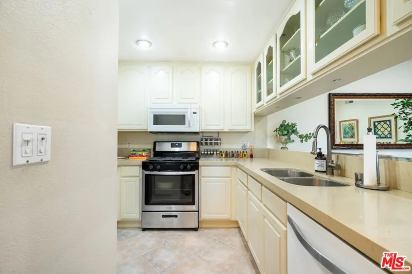 11535 Rochester Avenue #308 photo 45