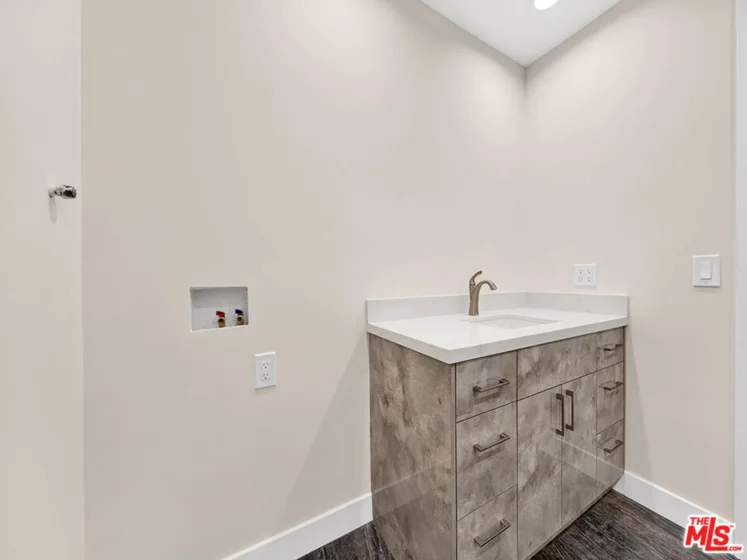 1325 Valley View Road #201 photo 22