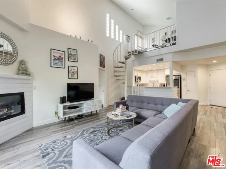 4477 Woodman Avenue #304 photo 11