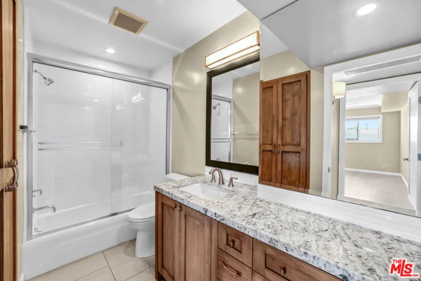 1250 N Kings Road #506 photo 15