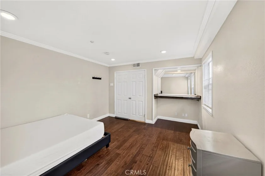 321 W. Queen St. Unit 8 photo 20