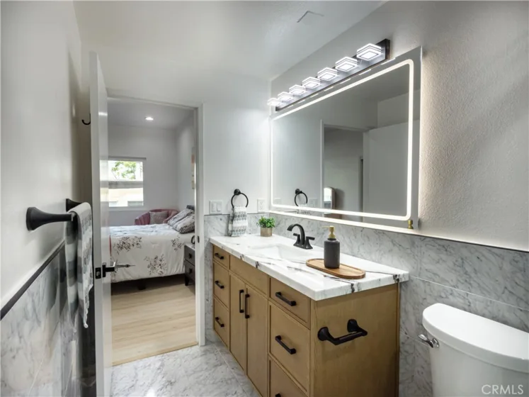 1944 Glendon Avenue #209 photo 37