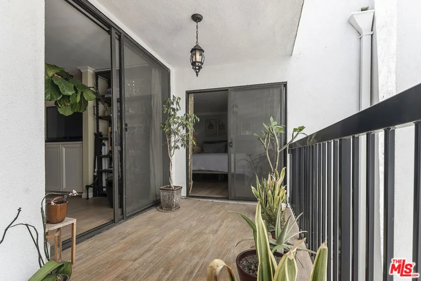 906 N Doheny Drive #510 photo 19