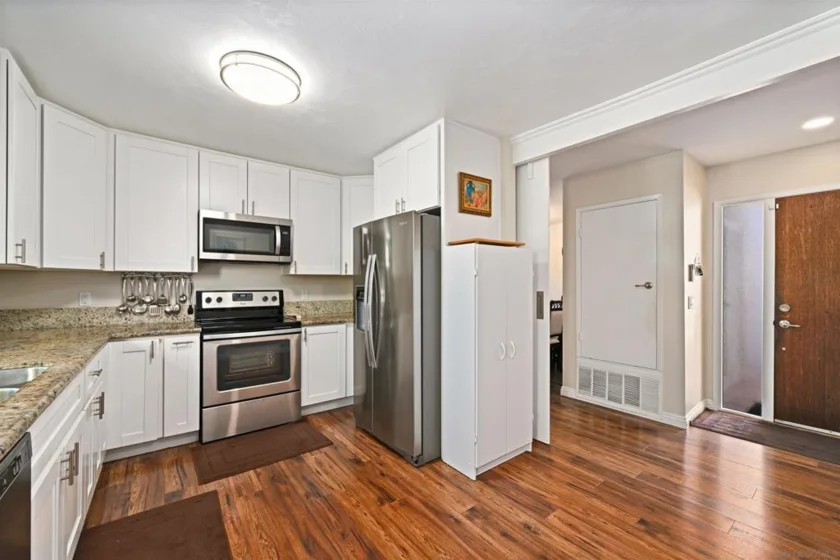 17465 Plaza Cerado #103 photo 4