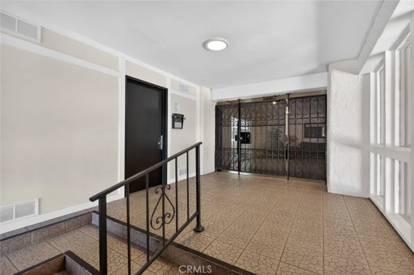 5412 Lindley Avenue #322 photo 33