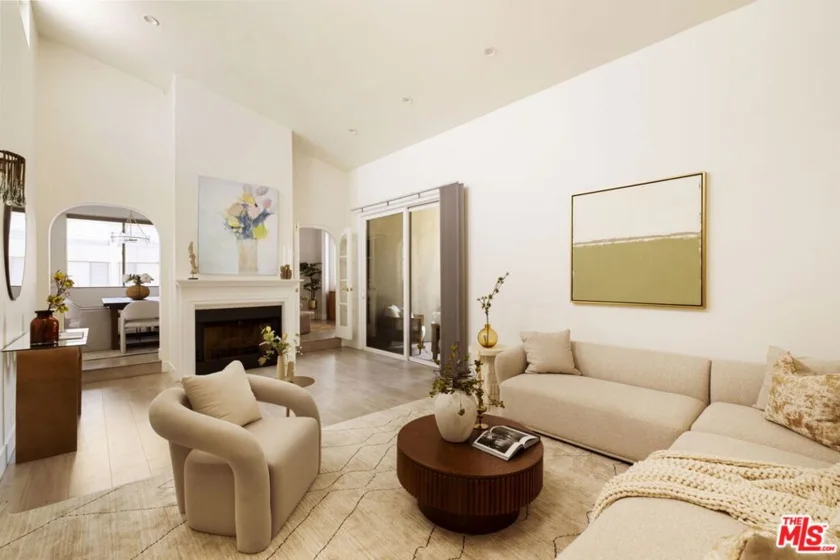 8455 Fountain Avenue #504 photo 1