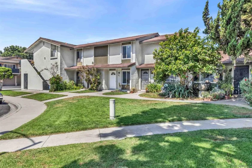 514 Debra Place photo 1