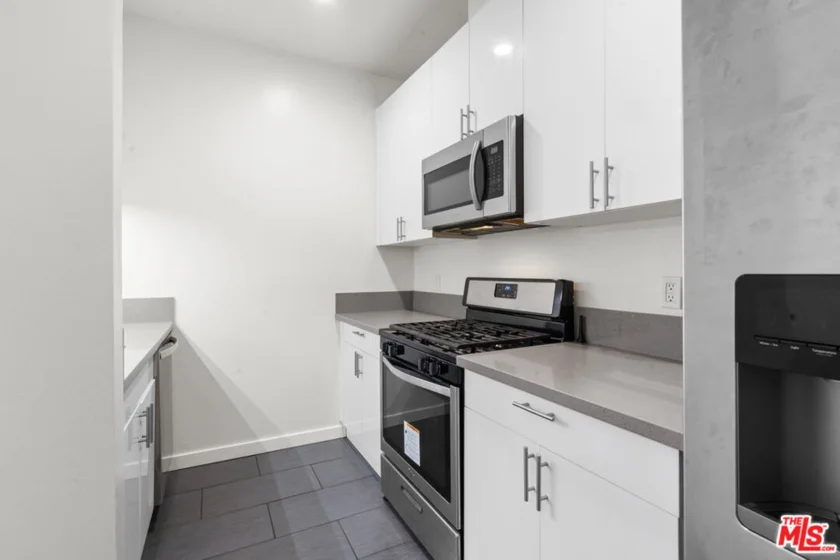 424 S Westmoreland Avenue #306 photo 6