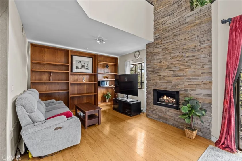 8712 Gregory Way #402 photo 2