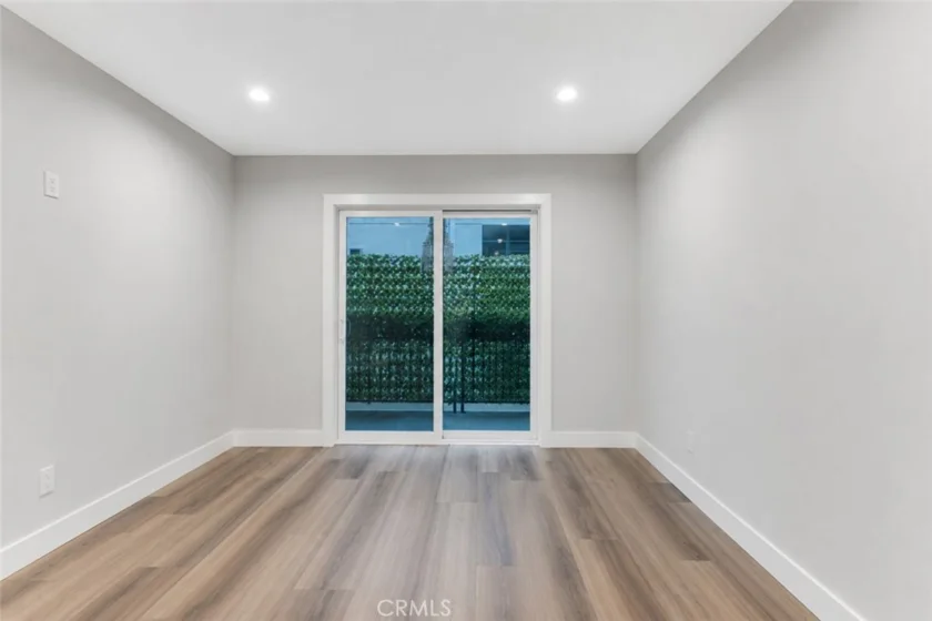 15344 Weddington Street #102 photo 25