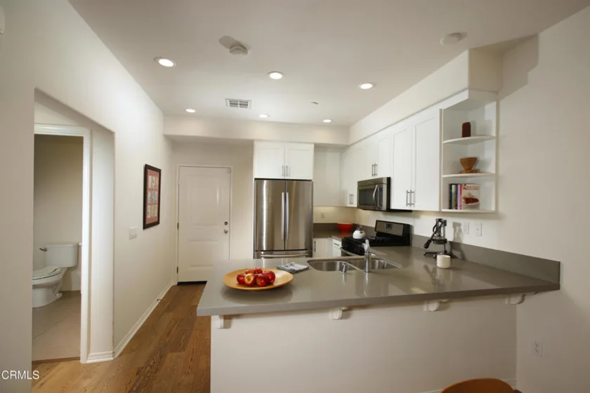281 N Mar Vista #14 photo 16