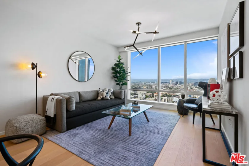 877 Francisco Street #2212 photo 2
