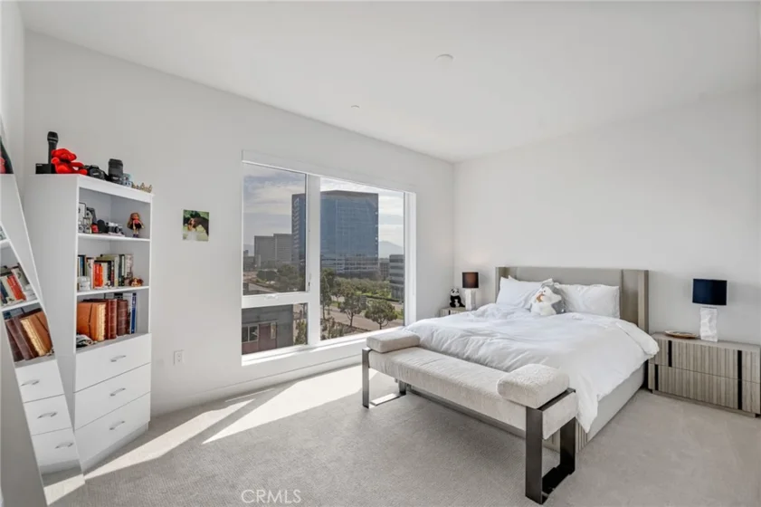 4600 Rivington photo 18