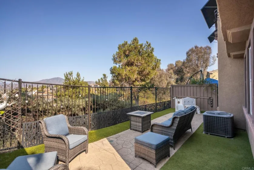425 S Meadowbrook Drive #123 photo 30